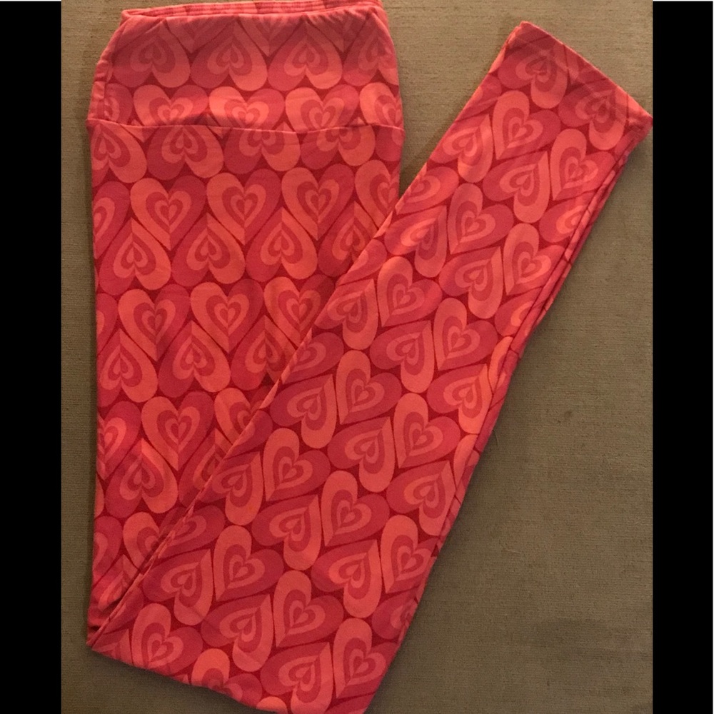 Tall & Curvy LuLaRoe Valentine’s Day Leggings